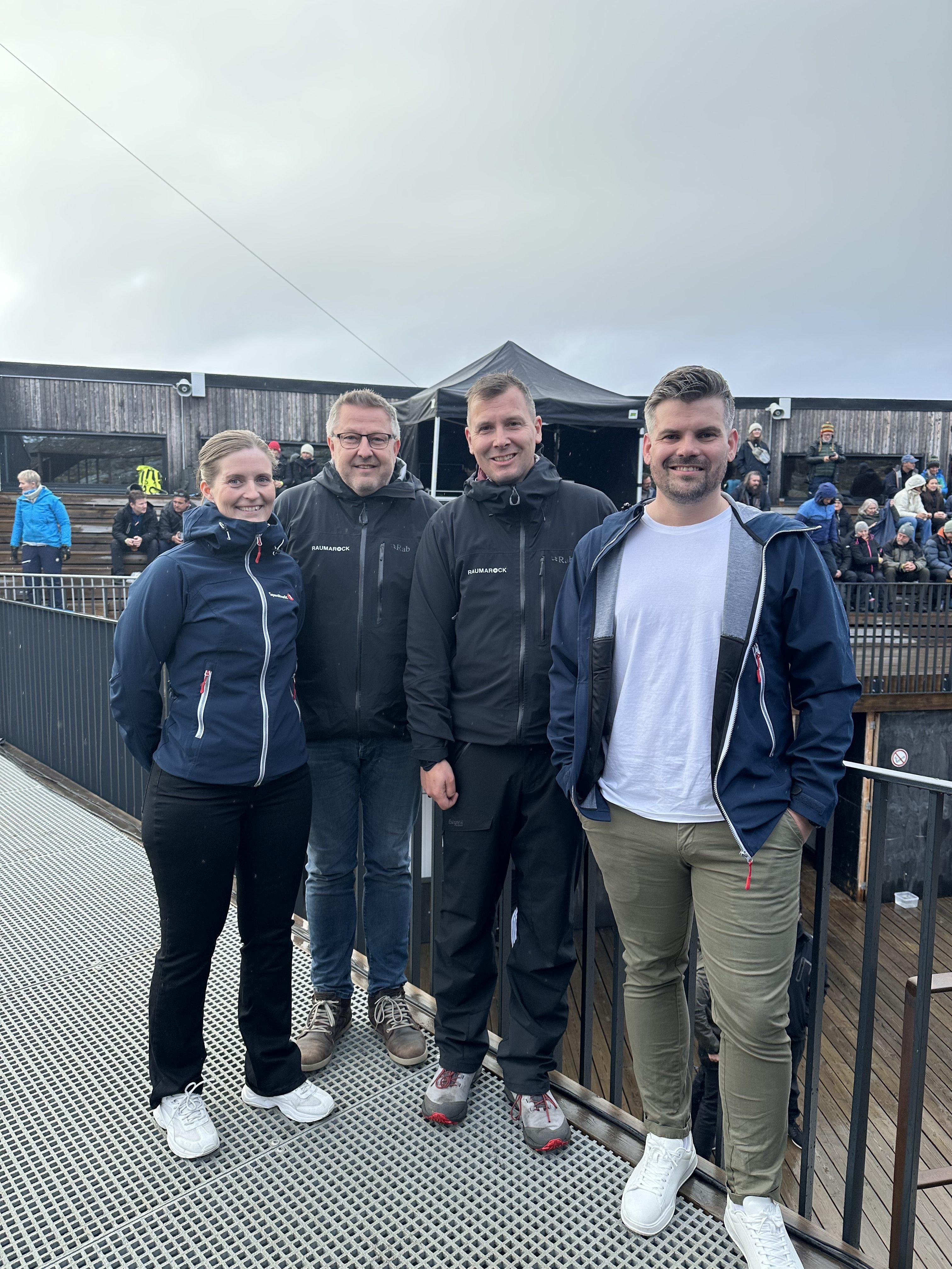 Fra venstre: Helene Reistad Ekroll, Banksjef - Øystein Valde, RaumaRock - Sigurd Brevik, RaumaRock - Remi Eidhammer Draagen, Teamleder Regnskapshuset Fra venstre: Helene Reistad Ekroll, Banksjef - Øystein Valde, RaumaRock - Sigurd Brevik, RaumaRock - Remi Eidhammer Draagen, Teamleder Regnskapshuset
